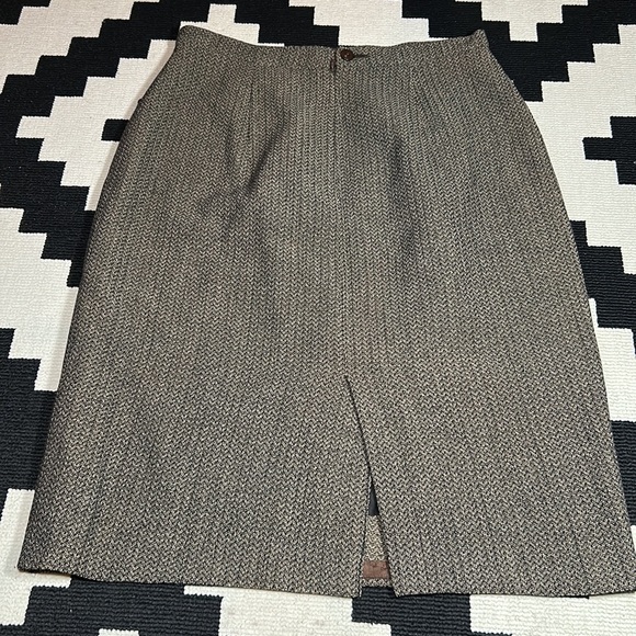 Boss Babe, KRIZIA skirt!! - Picture 5 of 11